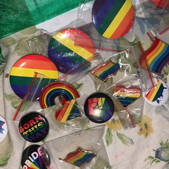 🌈🏳️‍🌈 LGBTQ PRIDE BUNDLES 🏳️‍🌈🌈 - Picture 8 of 17